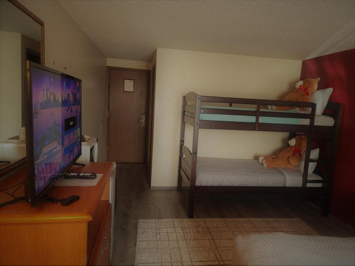 Grizzly Inn エバンストン エクステリア 写真